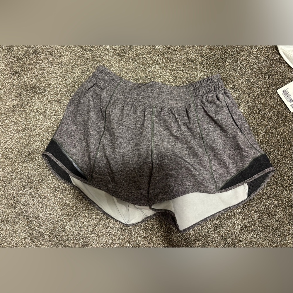 Women’s Lululemon Hotty Hot LR 4” Lined Shorts